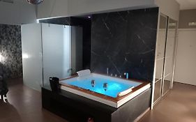 SuiteLuxurya18