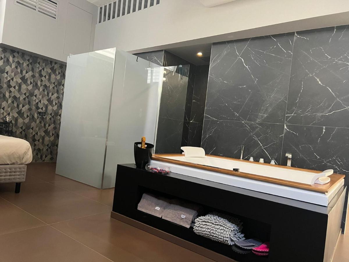 SuiteLuxurya18 Bari Extérieur photo